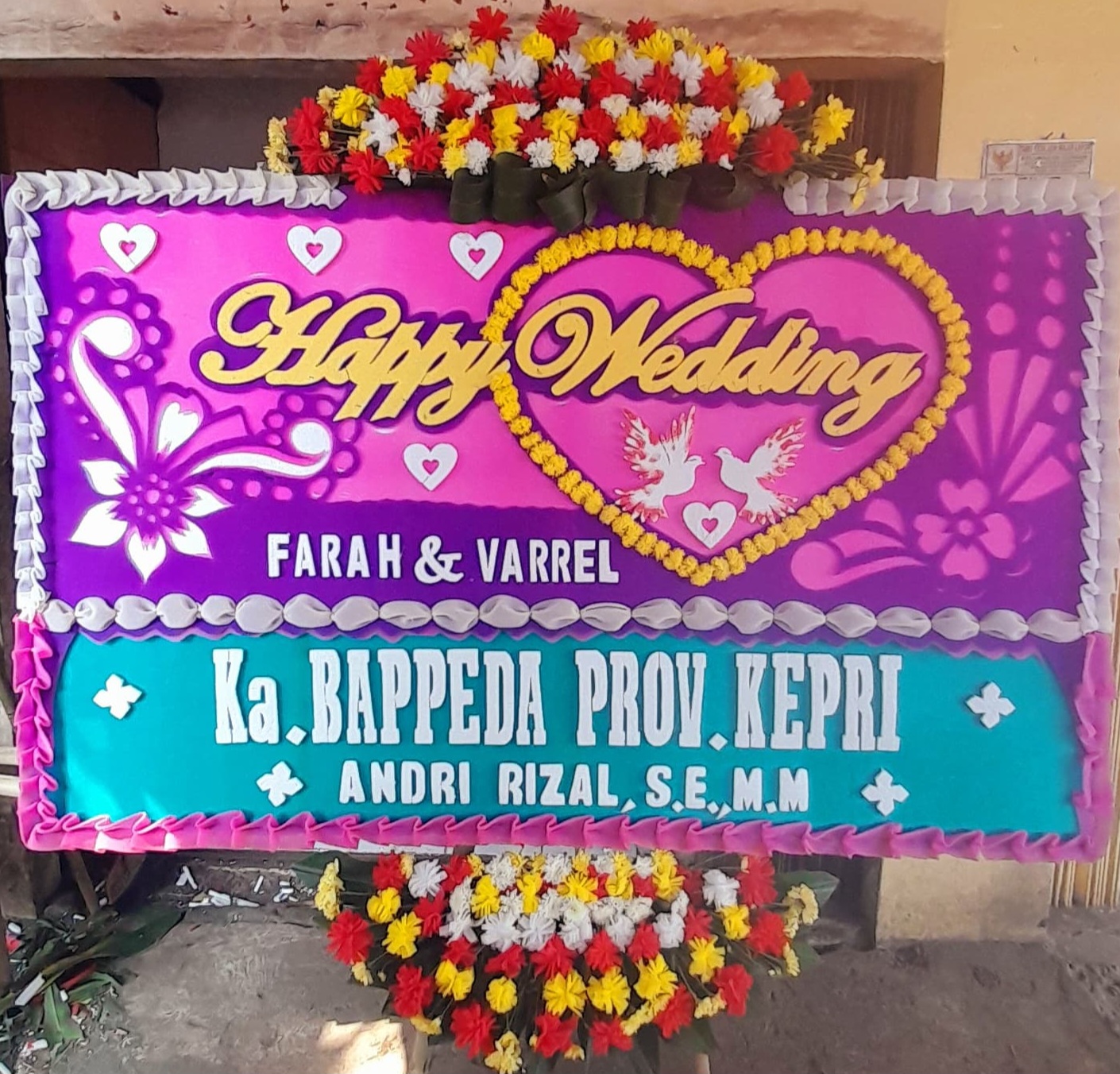 Karangan bunga happy wedding RF 01